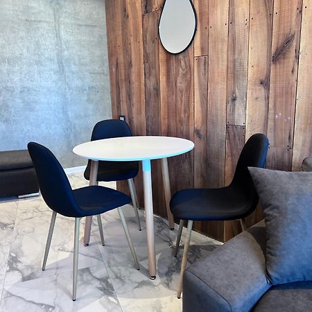 Apartment In Axis Towers, Tbilisi Business Center Exteriör bild